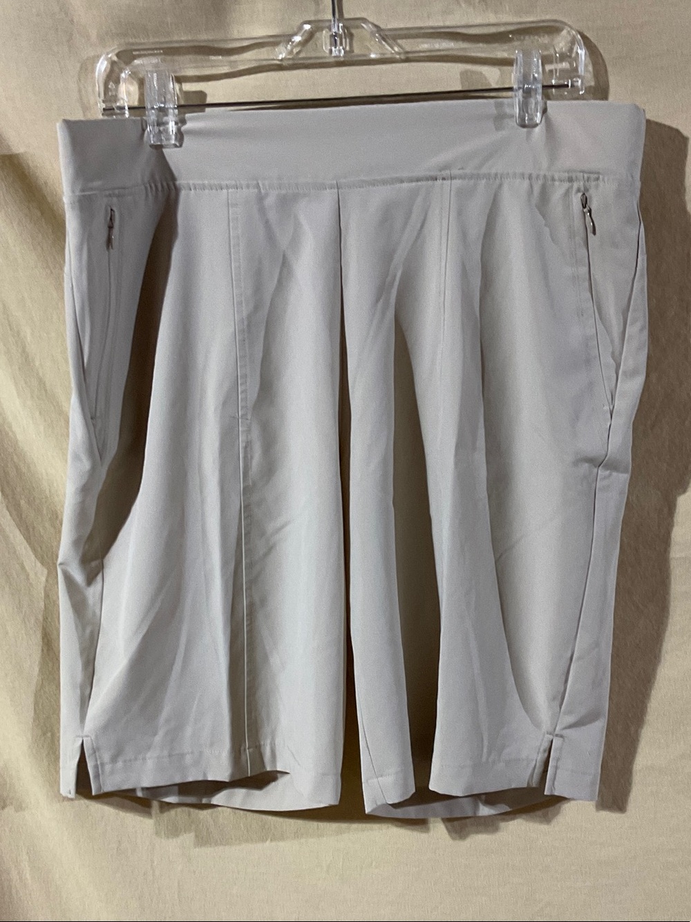 Weekends by Chico’s Size L Tan Bermuda Shorts